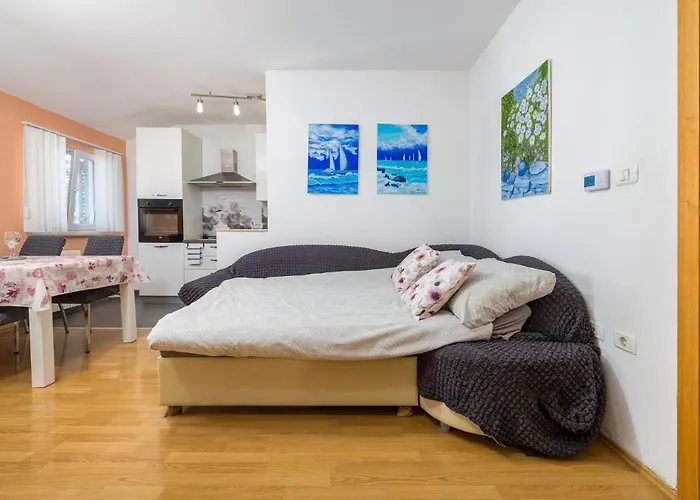 아파트 Eda 1873 풀라