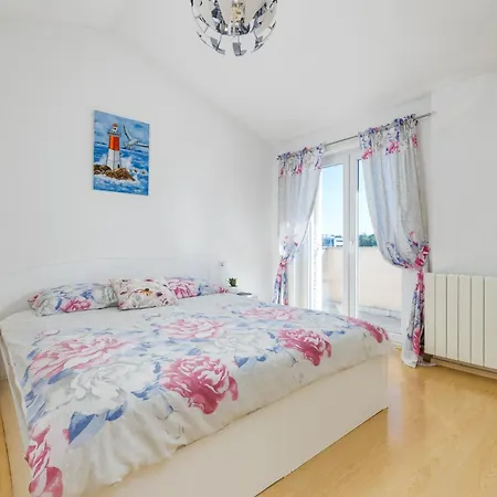Eda 1873 Apartament *